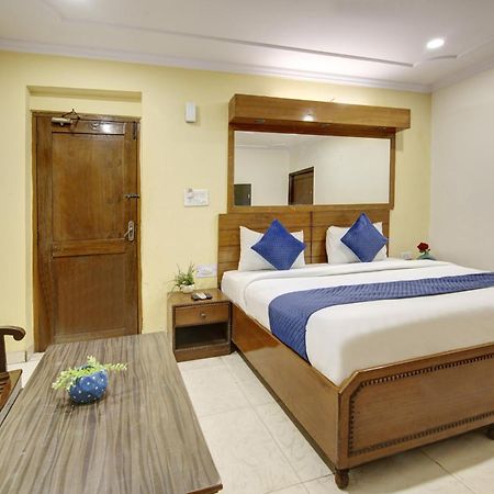 Hotel The Eden Park Noida Dış mekan fotoğraf