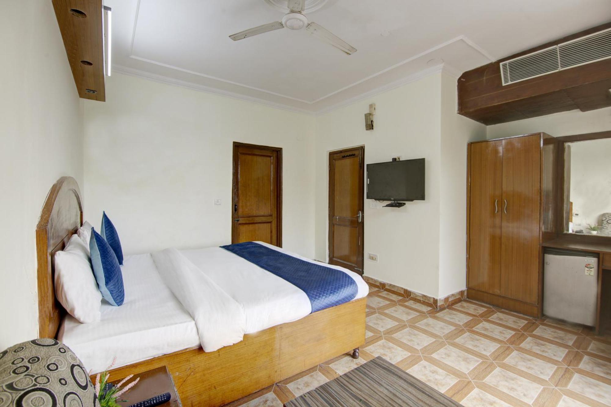 Hotel The Eden Park Noida Dış mekan fotoğraf