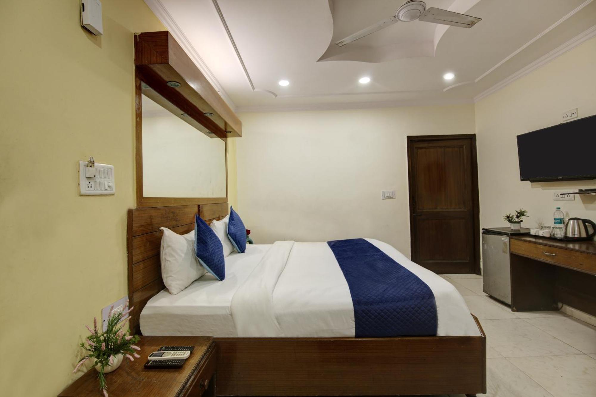 Hotel The Eden Park Noida Dış mekan fotoğraf
